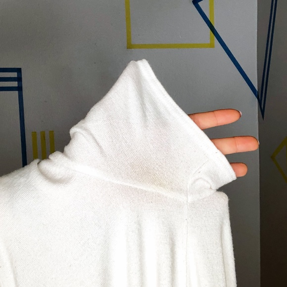 Wilfred Free White Knit Tee - Picture 4 of 4